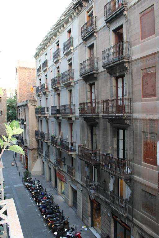 ברצלונה Hostal Dragonflybcn מראה חיצוני תמונה